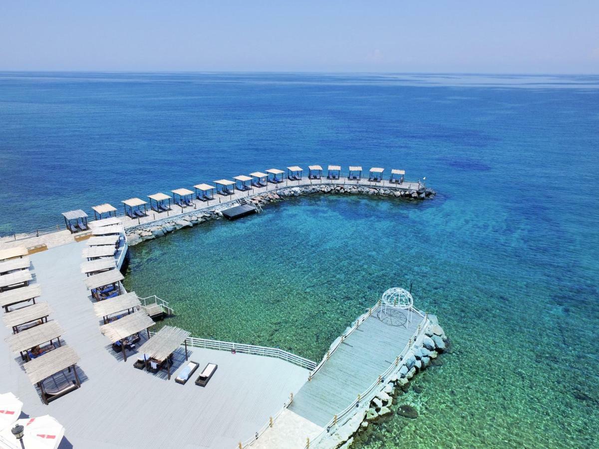 Malpas Hotel Agios Epiktitos Eksteriør bilde